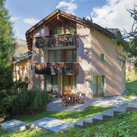 Chesa Cresta By Interhome ズルレイ