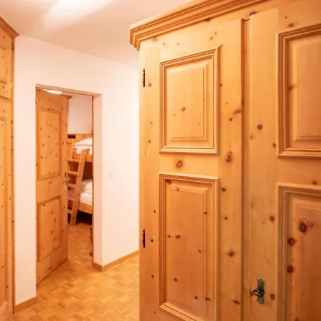 Appartement Chesa Cresta By Interhome Surlej